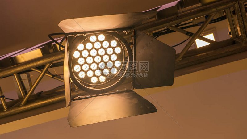 LED灯具安装步骤详解，打造高效照明空间